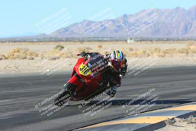 media/Jan-10-2025-CVMA Friday Practice (Fri) [[489e0da257]]/Group 4 and Trackday/Session 2 (Turn 4 Inside)/